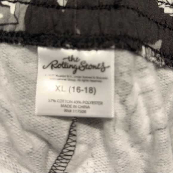The RollingStones  Black and Gray Patterned Shorts Sz XL - Picture 4 of 5